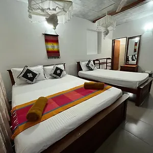 Bed & Breakfast Crystal ***