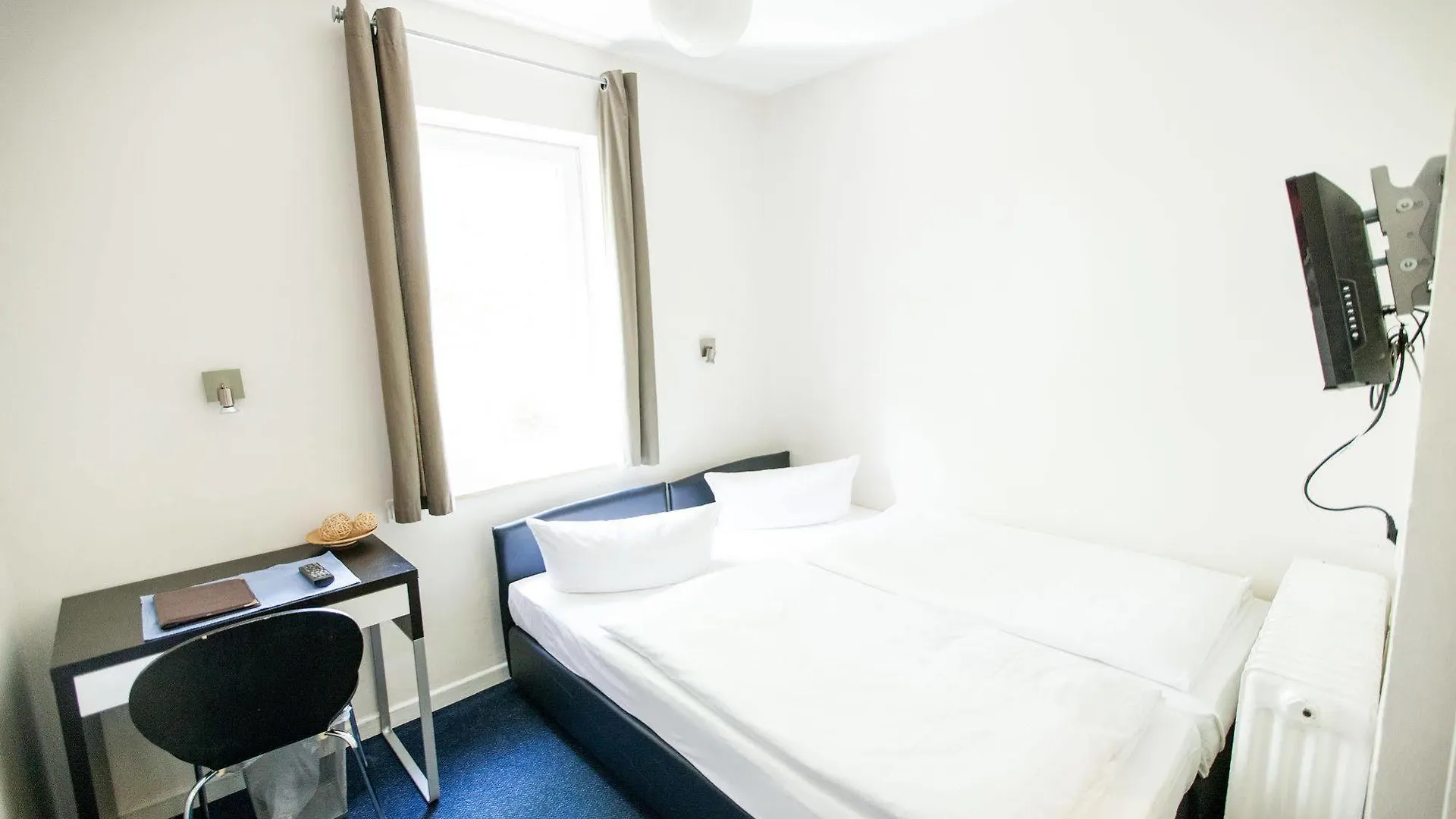 Arcade Hotel & Hostel Hamburg 2*,